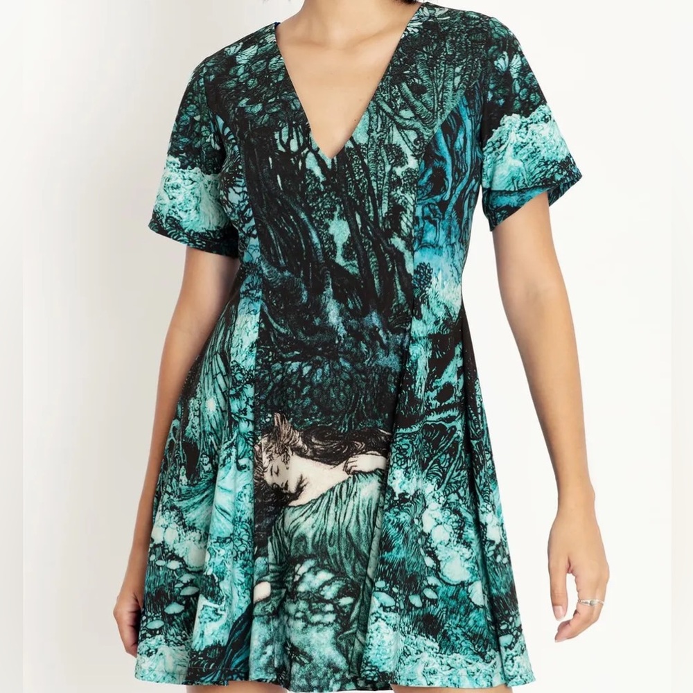 Blackmilk “TITANIA LYING ASLEEP EVIL V DRESS” Size Medium M NWT